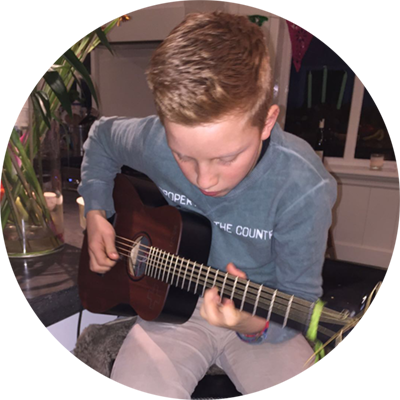 gitaarles leerling Dim Koning woont in Amsterdam centrum